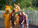Bradshaw kids at Six Flags with Scooby Do